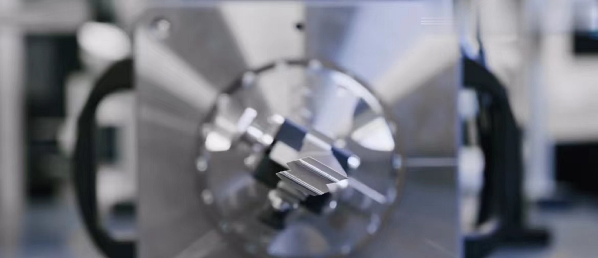 誠信 務實 敬業 創新